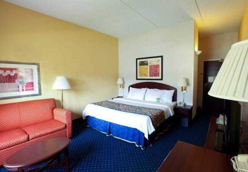 Courtyard Detroit Brighton Hotell Rom bilde